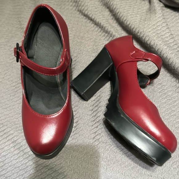 Shoes - EUC  burgundy block heel Mary Jane’s